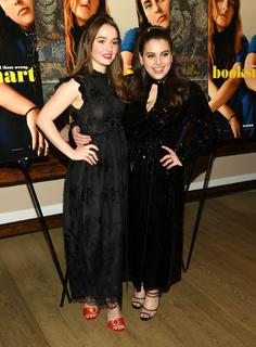 Kaitlyn Dever feet photo thumbnail