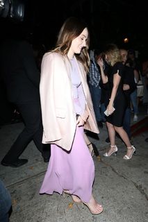 Kaitlyn Dever feet photo thumbnail