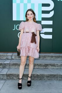 Kaitlyn Dever feet photo thumbnail