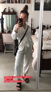 Kaitlyn Dever feet photo thumbnail