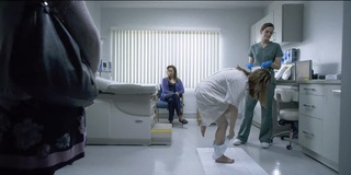 Kaitlyn Dever feet photo thumbnail