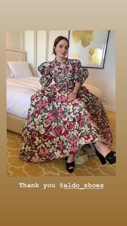 Kaitlyn Dever feet photo thumbnail
