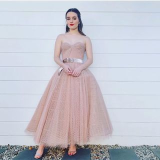 Kaitlyn Dever feet photo thumbnail