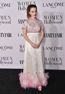 Kaitlyn Dever feet photo thumbnail