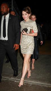 Kaitlyn Dever feet photo thumbnail