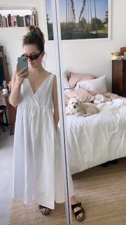 Kaitlyn Dever feet photo thumbnail