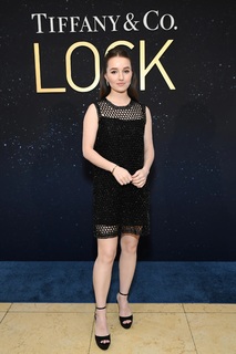 Kaitlyn Dever feet photo thumbnail