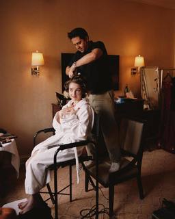Kaitlyn Dever feet photo thumbnail
