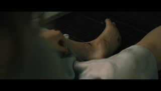 Kaitlyn Dever feet photo thumbnail