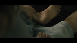 Kaitlyn Dever feet photo thumbnail