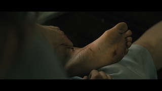 Kaitlyn Dever feet photo thumbnail