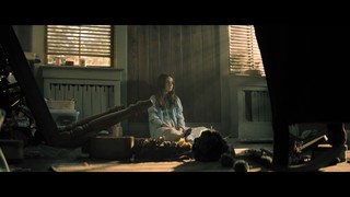 Kaitlyn Dever feet photo thumbnail