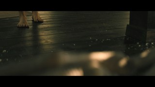 Kaitlyn Dever feet photo thumbnail