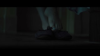 Kaitlyn Dever feet photo thumbnail