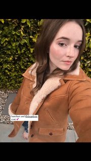 Kaitlyn Dever feet photo thumbnail