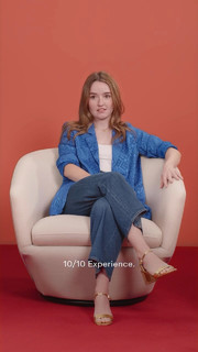 Kaitlyn Dever feet photo thumbnail