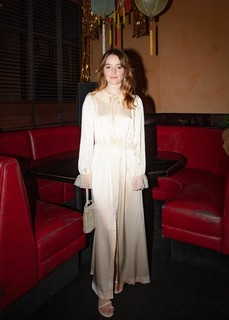 Kaitlyn Dever feet photo thumbnail