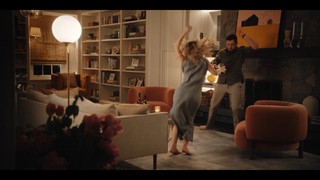Kaitlyn Dever feet photo thumbnail