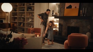 Kaitlyn Dever feet photo thumbnail
