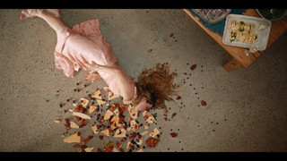 Kaitlyn Dever feet photo thumbnail