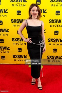 Kaitlyn Dever feet photo thumbnail