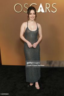 Kaitlyn Dever feet photo thumbnail
