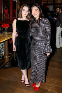 Kaitlyn Dever feet photo 7
