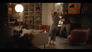 Kaitlyn Dever feet photo 18