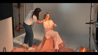 Kaitlyn Dever feet photo 15