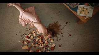 Kaitlyn Dever feet photo 11