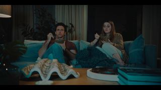 Kaitlyn Dever feet photo 1