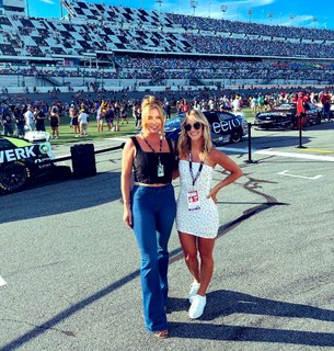 Kaitlyn Vincie feet photo 9