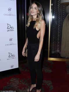 Kaitlynn Carter feet photo 2