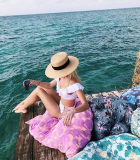 Kaitlynn Carter feet photo 9