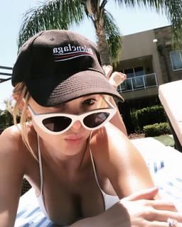 Kaitlynn Carter feet photo 3