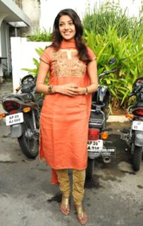 Kajal Aggarwal feet photo thumbnail