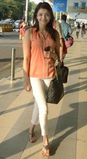 Kajal Aggarwal feet photo thumbnail