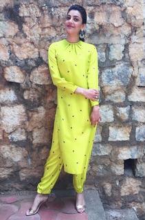 Kajal Aggarwal feet photo thumbnail