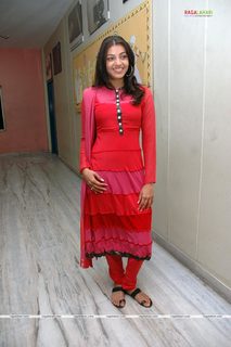 Kajal Aggarwal feet photo thumbnail