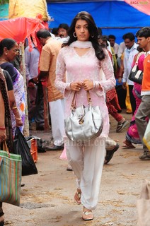 Kajal Aggarwal feet photo thumbnail