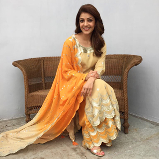 Kajal Aggarwal feet photo thumbnail