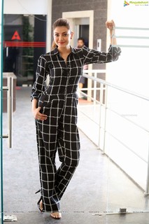 Kajal Aggarwal feet photo thumbnail