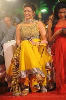 Kajal Aggarwal feet photo thumbnail