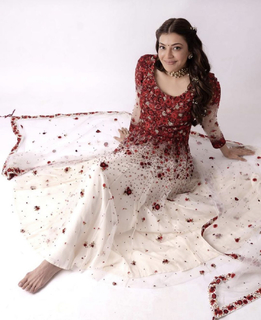 Kajal Aggarwal feet photo thumbnail