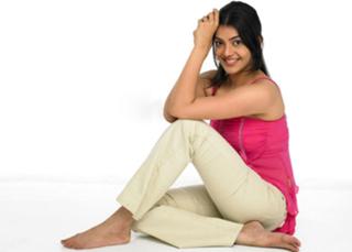 Kajal Aggarwal feet photo thumbnail