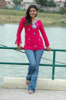 Kajal Aggarwal feet photo thumbnail