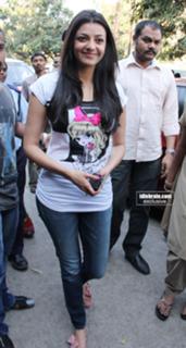 Kajal Aggarwal feet photo thumbnail