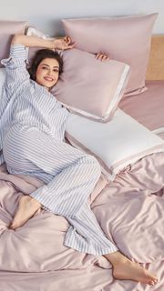 Kajal Aggarwal feet photo thumbnail