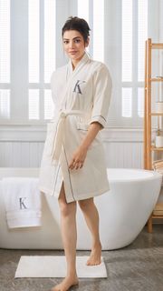 Kajal Aggarwal feet photo thumbnail