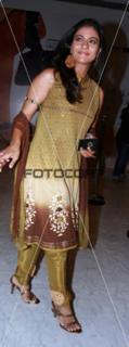 Kajol feet photo thumbnail